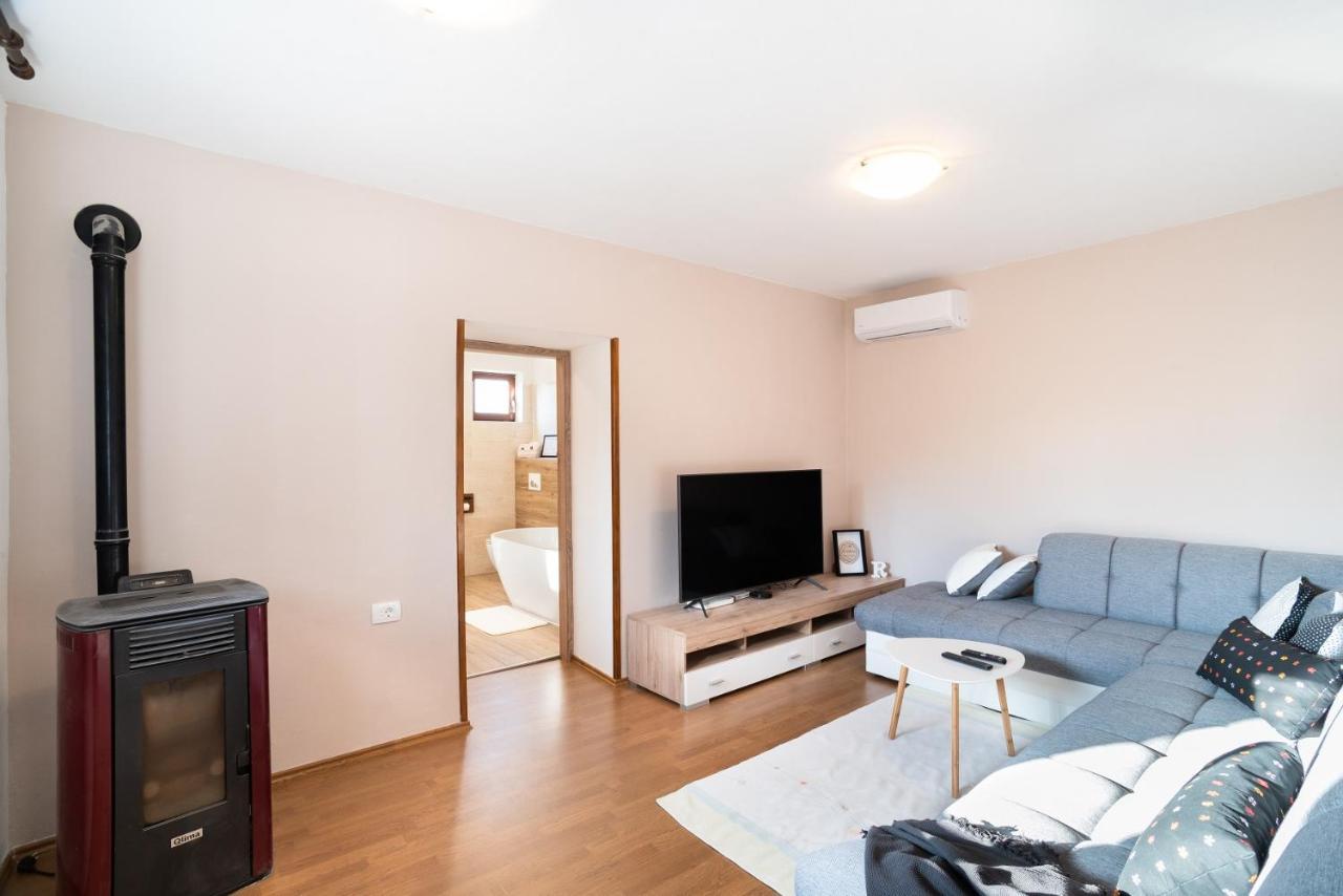 Boutique House Rustikana By Locap Group イゾラ エクステリア 写真